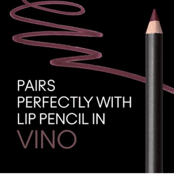 💄💄Mac Cosmetics Matte Lipstick- Diva - Picture 7 of 7